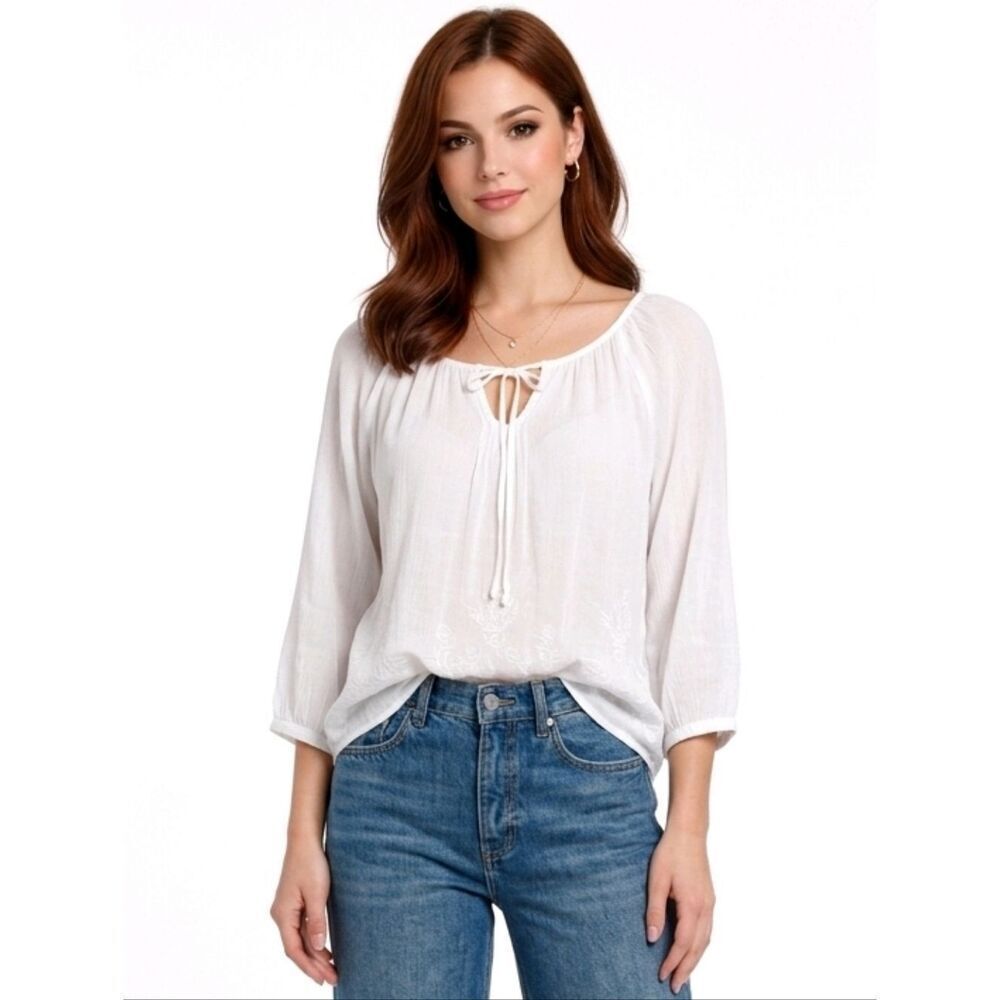 by & by White Textured Floral Embroidered 3/4 Sleeve Cover-up Blouse Size M
